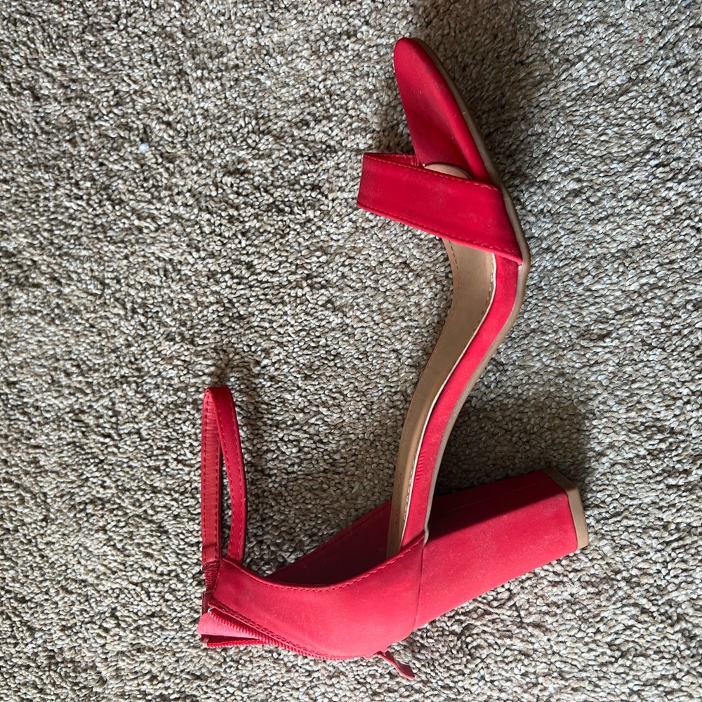 High Heels - Picture 2 of 4